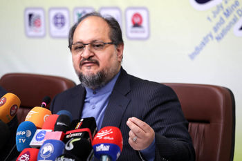 باید مسائل و مشکلات بازنشستگان را جدی بگیریم