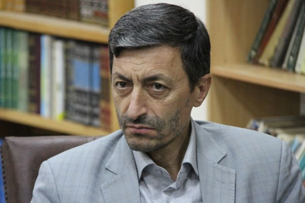 انقلابی بودن یعنی مثل مردم زندگی کردن و به فکر آن‌ها بودن