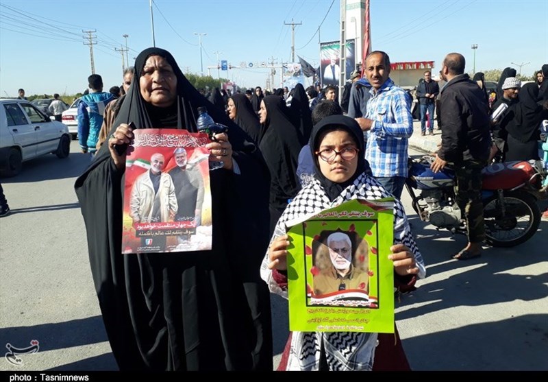 عشق به حاج قاسم کوچک و بزرگ نمیشناسد عشق به حاج قاسم کوچک و بزرگ نمیشناسد