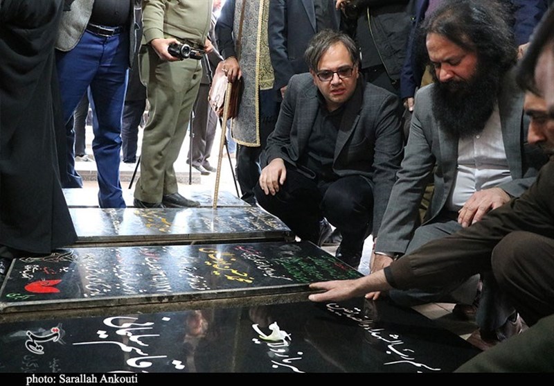 بازیگران معروف بر سرمزار حاج قاسم بازیگران معروف بر سرمزار حاج قاسم