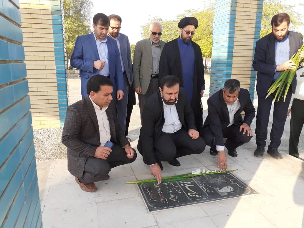 شهدا رمز عزت و سربلندی ایران اسلامی هستند/ تداوم راه شهدا وظیفه خطیر مردم و مسئولین است