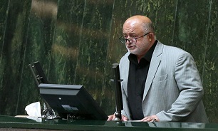 انقلابیون سال ۵۷ شب و روز ایثار کردند که نهال انقلاب به ثمر رسید