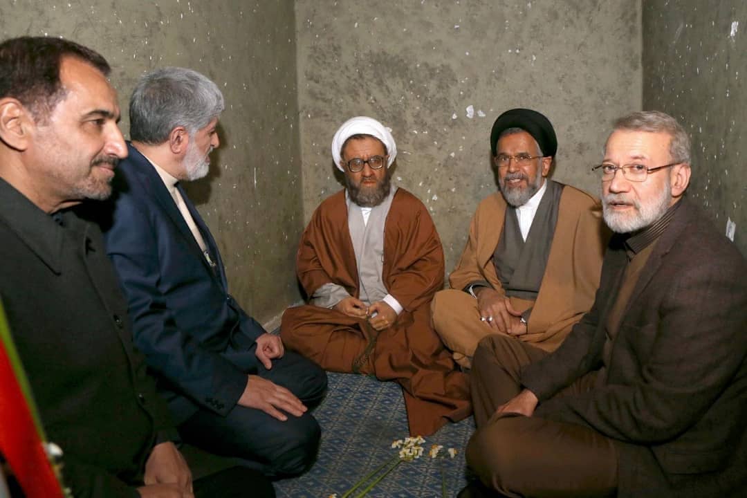بازدید رییس مجلس شورای اسلامی از سلول شهید مطهری در موزه عبرت