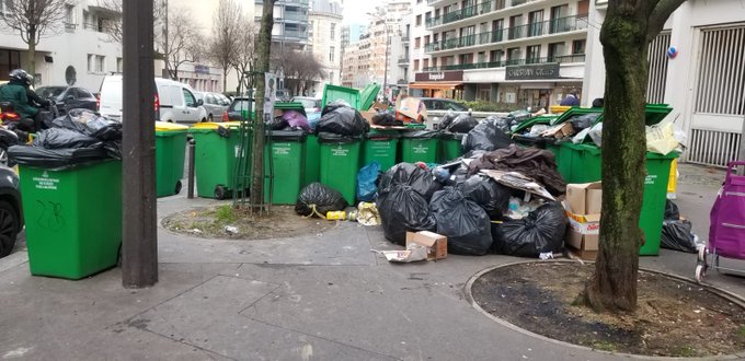 اعتصاب پاکبانان فرانسوی و انبوه زباله‌ها در پاریس