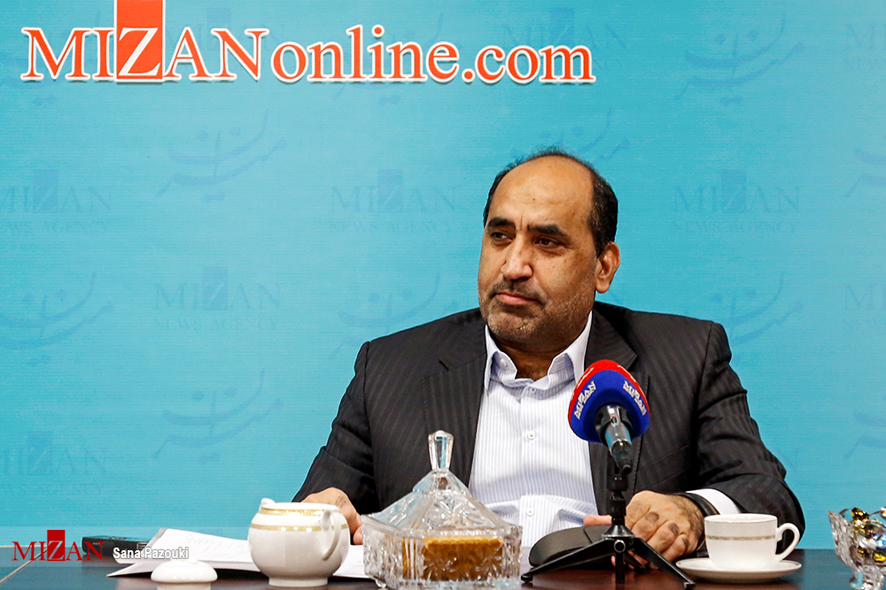 حقوق معلمان مدارس خارج از کشور ۳ تا ۴ هزار یورو/ وجود ۱۲ مدرسه غیر انتفاعی در خارج از کشور/هزار و ۷۰۰ نفر از دانش آموزان مدارس بین الملل فرزندان کارگزاران نظام هستند/مدرسه ابوظبی باز شد