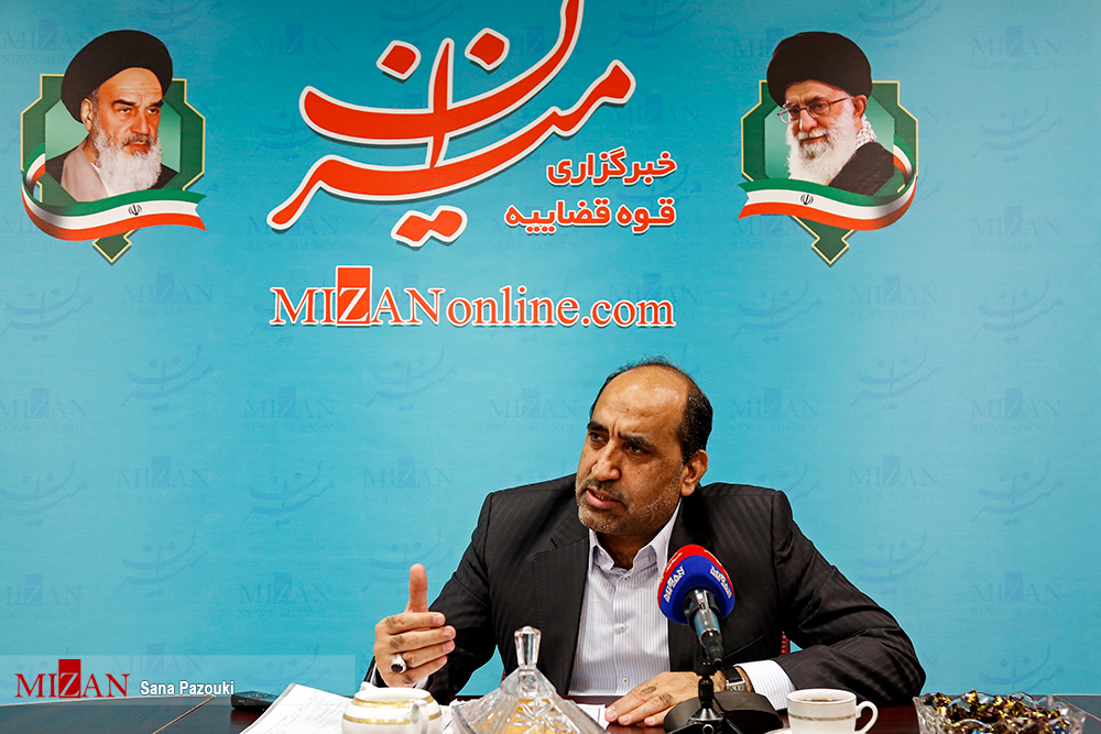 حقوق معلمان مدارس خارج از کشور ۳ تا ۴ هزار یورو/ وجود ۱۲ مدرسه غیر انتفاعی در خارج از کشور/هزار و ۷۰۰ نفر از دانش آموزان مدارس بین الملل فرزندان کارگزاران نظام هستند/مدرسه ابوظبی باز شد