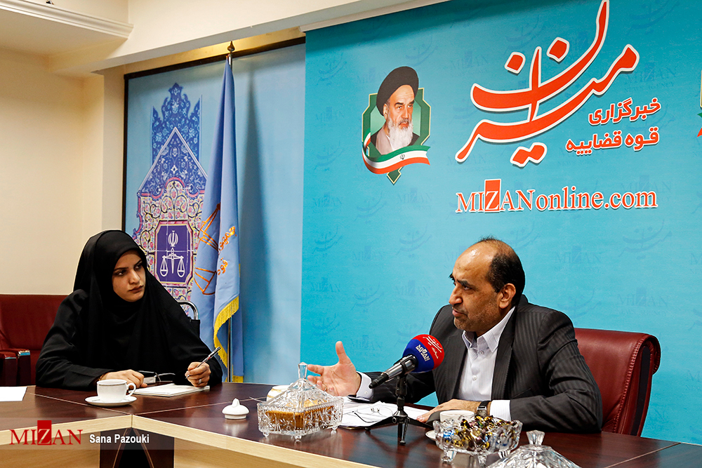 حقوق معلمان مدارس خارج از کشور ۳ تا ۴ هزار یورو/ وجود ۱۲ مدرسه غیر انتفاعی در خارج از کشور/هزار و ۷۰۰ نفر از دانش آموزان مدارس بین الملل فرزندان کارگزاران نظام هستند/مدرسه ابوظبی باز شد
