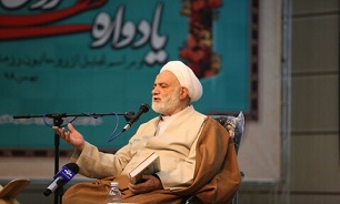 استاد قرائتی: نادیده گرفتن برکات انقلاب «جنایت» است