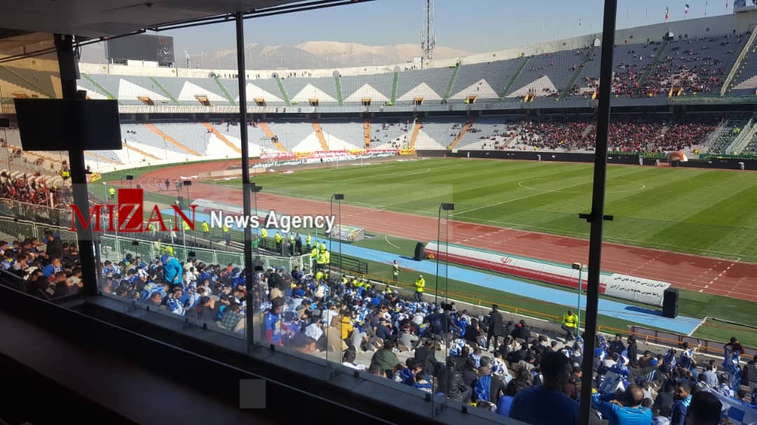 حضور ۱۵ هزار هوادار در ورزشگاه/ تعداد بیشتر استقلالیها نسبت به پرسپولیسیها! حضور ۱۵ هزار هوادار در ورزشگاه/ تعداد بیشتر استقلالیها نسبت به پرسپولیسیها!