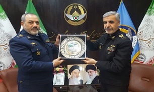 امیر دریادار موسوی روز نیروی هوایی را به امیر نصیرزاده تبریک گفت