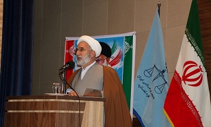 با حضور دادستان انتظامی قضات از ۳۵ نفر از قضات استان فارس تجلیل شد