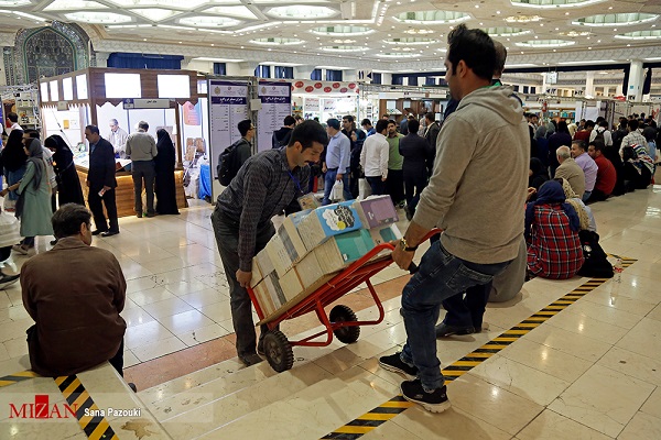 مشکلات اقتصادی ناشران را مجبور به انتخاب محتوا میکند/ حیات انتشارات به بازگشت سرمایه مرتبط است مشکلات اقتصادی ناشران را مجبور به انتخاب محتوا میکند/ حیات انتشارات به بازگشت سرمایه مرتبط است