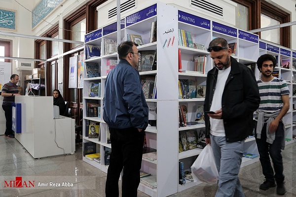 کاهش تیراژ کتاب عمق بی توجههی به مقوله کتاب و کتابخوانی را بیان می‌کند/ کمبود اطلاعات مولود نا مبارک کمبود سرانه مطالعه است