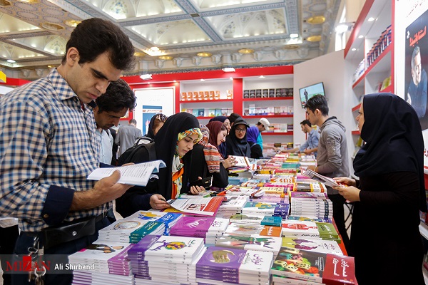ما به یک انقلاب فرهنگی دیگر نیاز داریم/ چشم انداز بلند مدت برنامهای راهبردی در توسعه فرهنگ کتاب و کتابخوانی ما به یک انقلاب فرهنگی دیگر نیاز داریم/ چشم انداز بلند مدت برنامهای راهبردی در توسعه فرهنگ کتاب و کتابخوانی