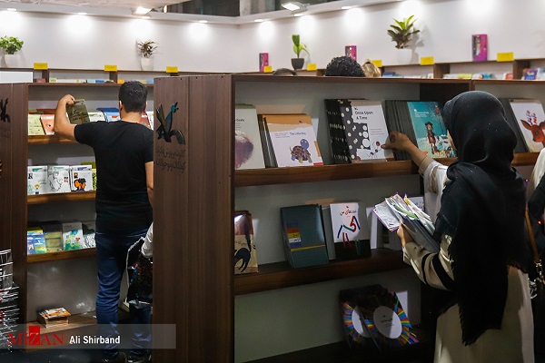 انتشارات به نشر تبدیل تهدید به فرصت / نمایشگاه کتاب نهران مکانی برای رایزنی و تبادل نظر ناشران است انتشارات به نشر تبدیل تهدید به فرصت / نمایشگاه کتاب نهران مکانی برای رایزنی و تبادل نظر ناشران است