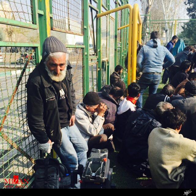 جمع آوری معتادان متجاهر مرد در پارك هرندی تهران+عکس