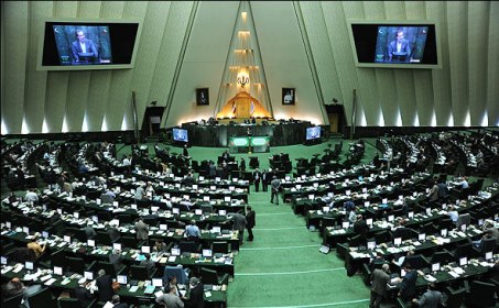 موافقت مجلس با اصلاحات طرح نحوه فعالیت احزاب/ رسیدگی به جرائم سیاسی با حضور هیات منصفه خواهد شد