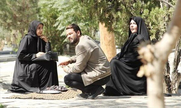 مهیمن: جرات نمیکنم در شرایط کرونایی جلوی دوربین بروم/هیچ نقدی بر بازیگرانی که جلوی دوربین می روند وارد نیست مهیمن: جرات نمیکنم در شرایط کرونایی جلوی دوربین بروم/هیچ نقدی بر بازیگرانی که جلوی دوربین می روند وارد نیست