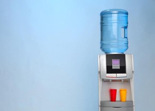 وجود آب‌سردکن در مدارس خطر چاقی در کودکان را کاهش می‌دهد