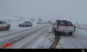 رها سازی 22 دستگاه خودرو ار برف و کولاک