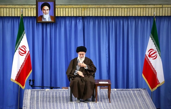 واکنش رهبر انقلاب به انتقادات پیرامون برگزاری انتخابات خبرگان توسط شورای نگهبان