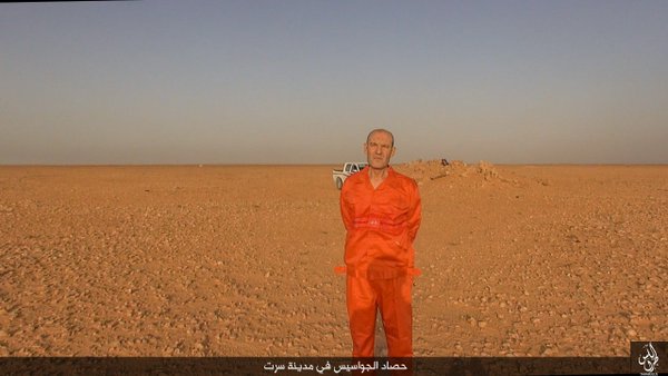 داعش یکی از اعضایش را به اتهام جاسوسی به صلیب کشید (16+) داعش یکی از اعضایش را به اتهام جاسوسی به صلیب کشید (16+)