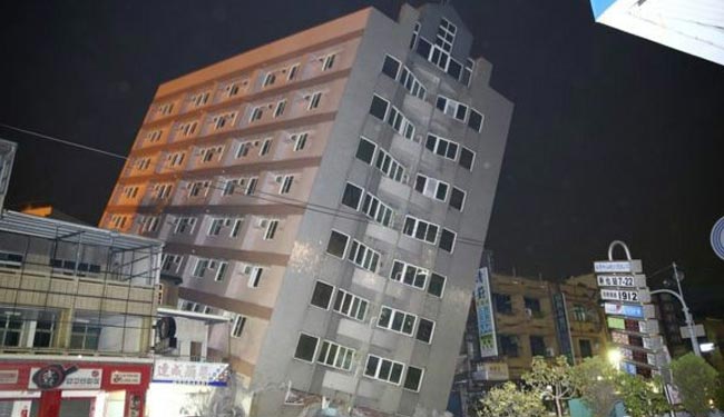 زلزله شدید برجهای تایوان را واژگون کرد+ تصاویر زلزله شدید برجهای تایوان را واژگون کرد+ تصاویر