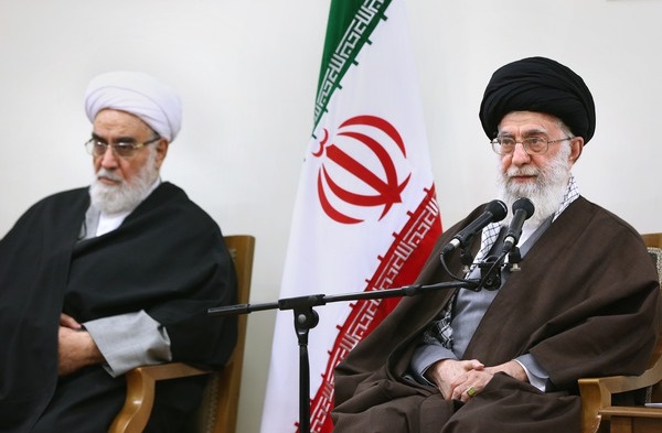 جمعی از فرماندهان و کارکنان نیروی هوایی ارتش با رهبر انقلاب دیدار کردند