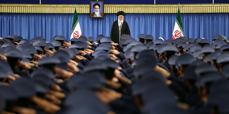 توصیه های انتخاباتی رهبر انقلاب در دیدار فرماندهان ارتش
