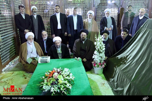 تجدید میثاق رئیس قوه قضائیه و مسئولان عالی قضایی با آرمانهای امام خمینی (ره) + عکس تجدید میثاق رئیس قوه قضائیه و مسئولان عالی قضایی با آرمانهای امام خمینی (ره) + عکس