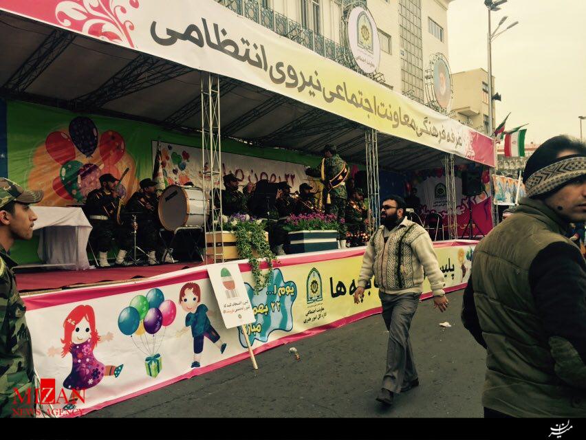 برپایی غرفه فرهنگی معاونت اجتماعی ناجا در میدان انقلاب+عکس برپایی غرفه فرهنگی معاونت اجتماعی ناجا در میدان انقلاب+عکس
