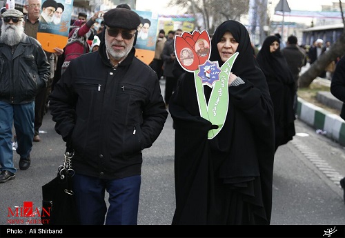 حضور پدران و مادران شهدا در راهپیمایی 22 بهمن + عکس