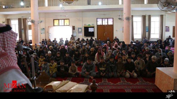 داعش تصاویری از حضور ابوبکر البغدادی در مسجد فلوجه منتشر کرد+عکس داعش تصاویری از حضور ابوبکر البغدادی در مسجد فلوجه منتشر کرد+عکس