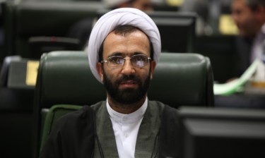دانشگاهها را دانشگاهیان اداره کنند نه سیاسیون دانشگاهها را دانشگاهیان اداره کنند نه سیاسیون