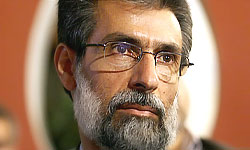 تقدیر از گوینده برنامه رادیویی 
