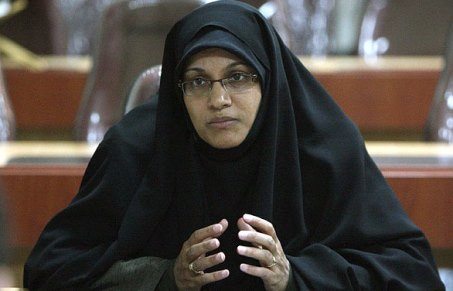 حاشیه‌کاری و سیاست‌بازی صدمات جبران‌ناپذیری به رتبه علمی دانشگاه‌ها وارد می‌کند