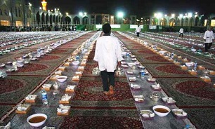 حضور 6 هزار نفر بر سر سفره افطار حرم مطهر در شب نوزدهم رمضان/ برگزاری محفل انس با قرآن با حضور قاریان ملی و بین المللی