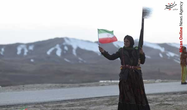 سخنرانی با گردن کج! برای کسب رای/شلیک هوایی انتخاباتی!/ فقط با ماسک سخنرانی می کنم!