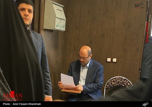 وزیر دفاع رای خود را به صندوق انداخت