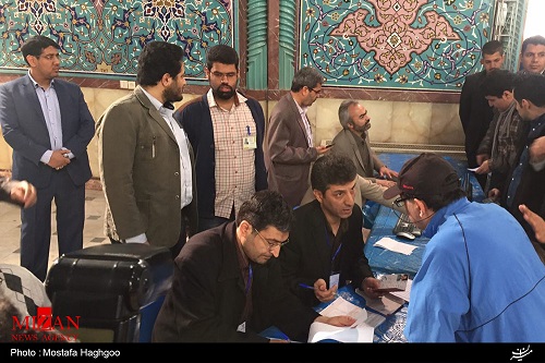 از صفهای طولانی مردم در ساعات اولیه صبح تا حضور پیر و جوان و رایاولیها از صفهای طولانی مردم در ساعات اولیه صبح تا حضور پیر و جوان و رایاولیها