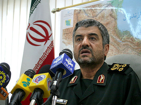 فرمانده کل سپاه رای خود را در مسجد قبا به صندوق‌ انداخت