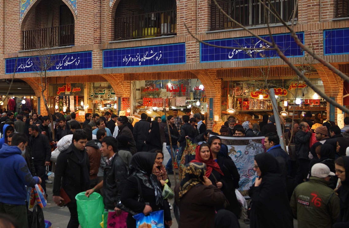حکایت بازار شلوغ اما کم فروش / مشتریان بیشتر سوال می کنند تا خرید