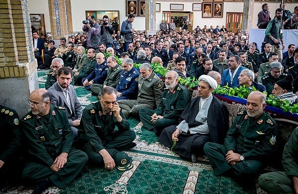 دشمنان با دم شیر بازی نکنند/ توصیه وزیر دفاع به آمریکا و حضور ایران در سوریه/ نهیب جانشین فرمانده کل سپاه به جان کری