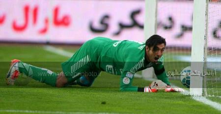 پنالتی پرسپولیس گل شده بود؟/ جشن پرسپولیسیها در رختکن با نشان دادن عدد 4 پنالتی پرسپولیس گل شده بود؟/ جشن پرسپولیسیها در رختکن با نشان دادن عدد 4