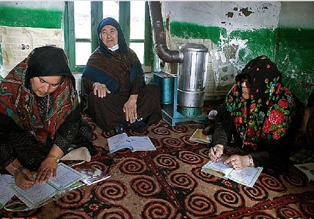 راه‌اندازی 1500 مرکز یادگیری محلی در کشور تا سه سال آینده/ اجرای «حلقه‌های کتاب و کتابخوانی» به منظور مقابله با بازگشت به بی سوادی ///دریافتی دوشنبه
