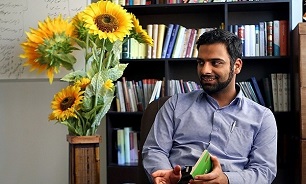 شاعران جوان بسیاری به اشعار آیینی اقبال نشان داده اند شاعران جوان بسیاری به اشعار آیینی اقبال نشان داده اند