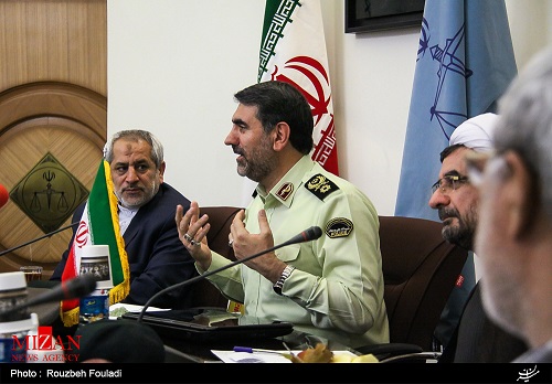 تاکید دادستان تهران بر برخورد با مظاهر آسیبهای اجتماعی/ کار «فرهنگی» و «سرهنگی» هر یک به تنهایی جواب نمیدهد تاکید دادستان تهران بر برخورد با مظاهر آسیبهای اجتماعی/ کار «فرهنگی» و «سرهنگی» هر یک به تنهایی جواب نمیدهد