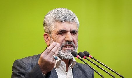 تاریخ خیانتکاران و خدمتگزاران به نظام را مشخص می‌کند