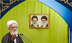 مسئولان با قاطعیت با پدیده خطرناک قاچاق برخورد کنند/صداوسیما یک دانشگاه سیار است