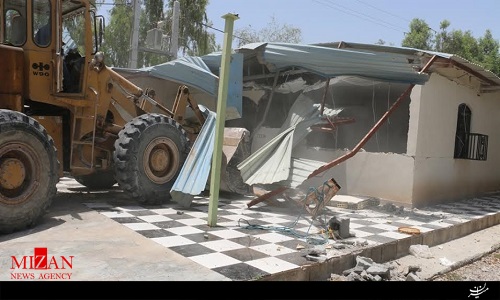 قلع و قمع مستحدثات غیرمجاز در روستای سرخون بندرعباس + عکس قلع و قمع مستحدثات غیرمجاز در روستای سرخون بندرعباس + عکس